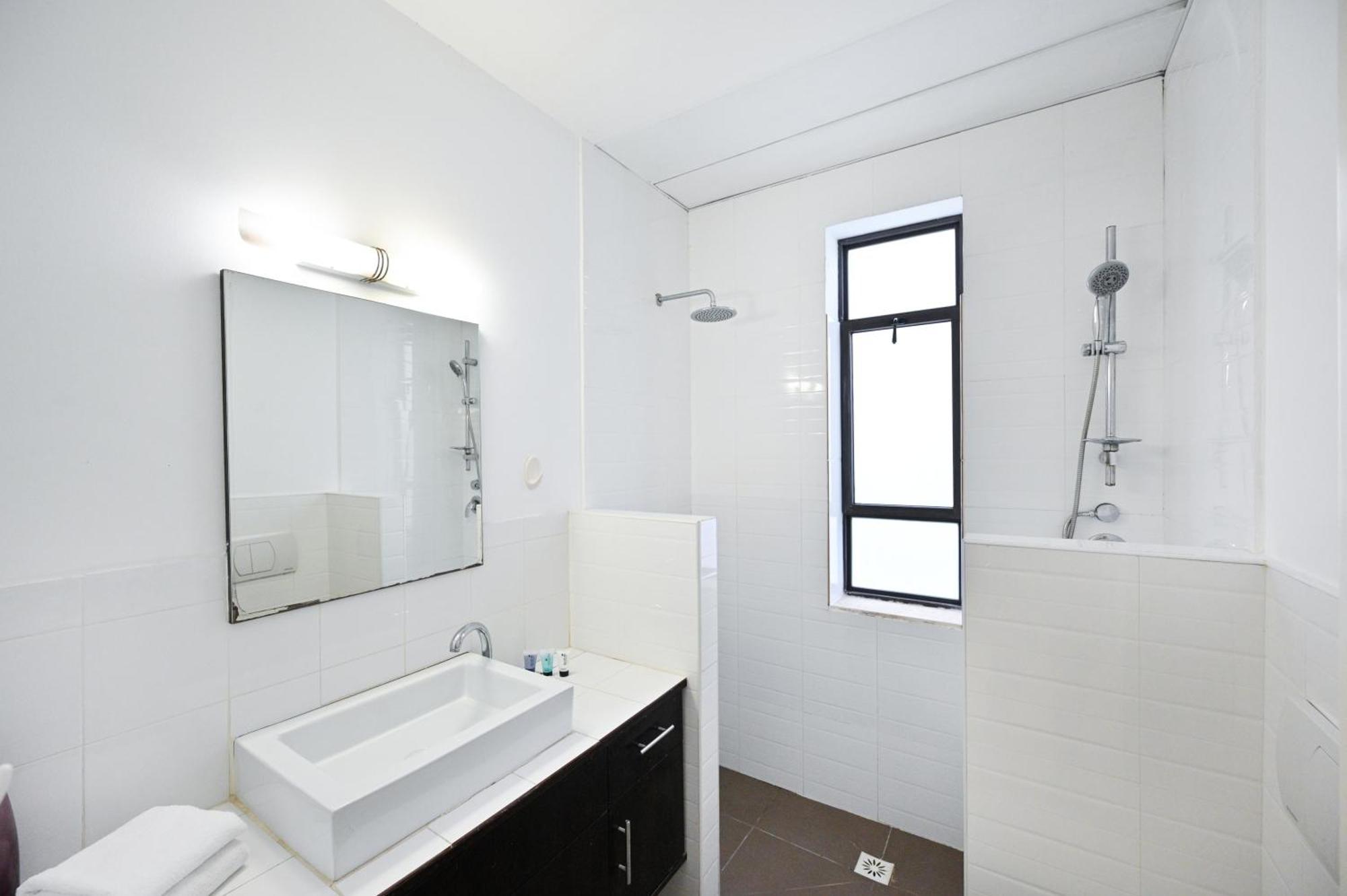 Nice 2Br Near Gordon Beach By Holyguest Tel Aviv Buitenkant foto