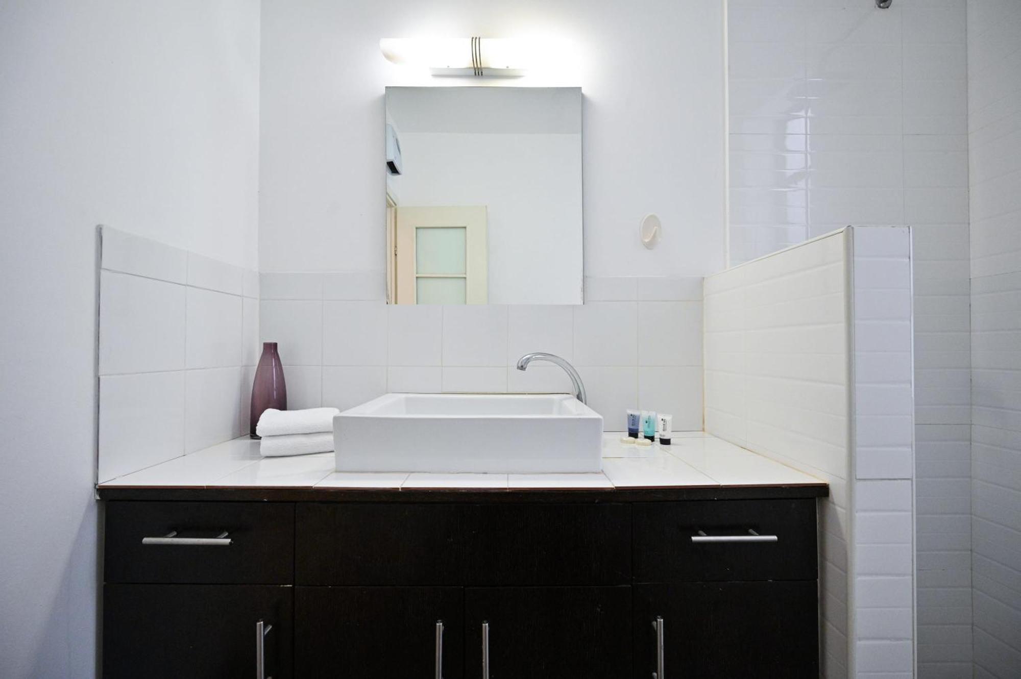 Nice 2Br Near Gordon Beach By Holyguest Tel Aviv Buitenkant foto